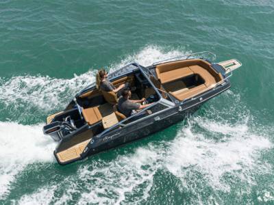 European electric boat manufacturer expands into Canada