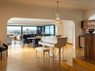 Newquay’s newly unveiled coastal residence