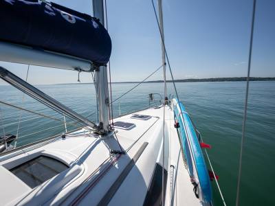 Fairview Sailing and Savvy Navvy launch new partnership for charter customers