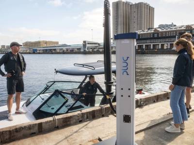 Electric Boat Shatters World Record, Covers 483 miles (777 km) in a Day