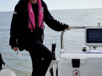 Crewsaver donates profits from new pink life jacket to Cancer UK