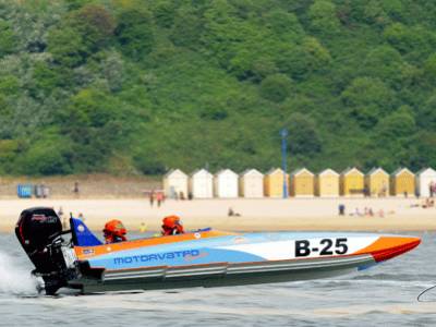 Powerboat Racing is coming to the Poole Harbour Boat Show