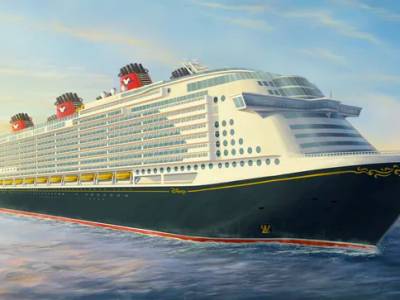 Mickey Mouse saves cruise-liner hull