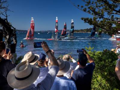A ‘rollercoaster weekend’ for Emirates GBR and new Driver Giles Scott