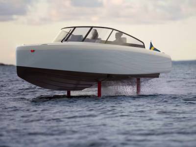 Flying electric daycruiser outsells combustion engine boats