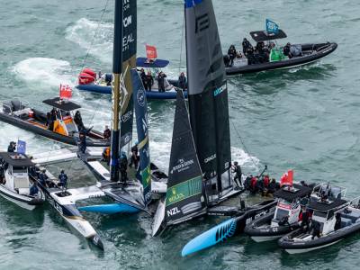 Emirates GBR Fifth Overall After Dramatic Opening Day in Auckland as New Zealand’s Black Foils and DS Team France Collision Halts Racing
