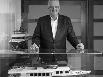 Wim van der Valk retires: management buyout of Dutch shipyard