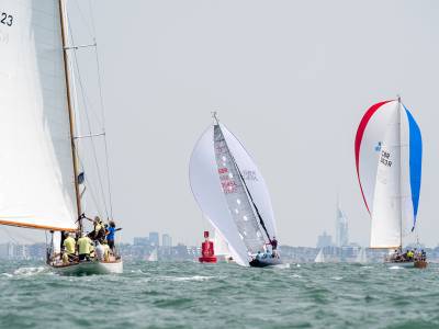 Saskia and 100-year-old Harlequin win big at British Classic Week
