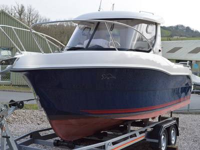Nearly new Arvor 215AS for sale