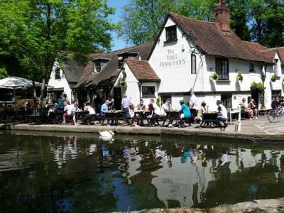 3 Grand Union Pubs Every Boater Should Visit