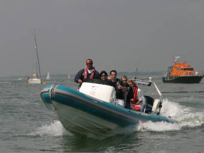 Boatshed Cowes reccomends training for new power boat owners
