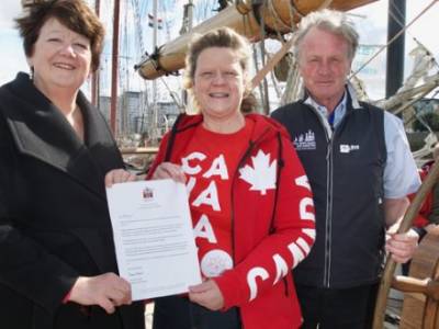 Queen’s personal message sets sail from Royal Greenwich Tall Ships Festival
